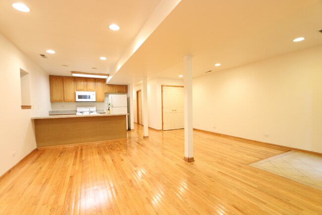 Building Photo - 1222 W Flournoy St