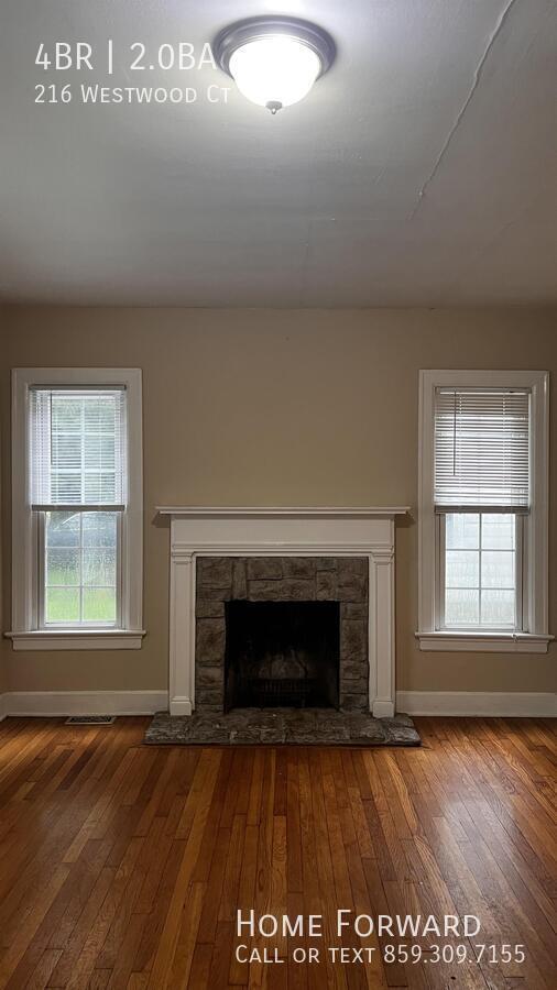 Foto del edificio - 216 Westwood Ct