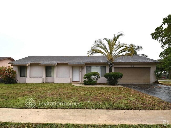 Building Photo - 10401 NW 20th Ct