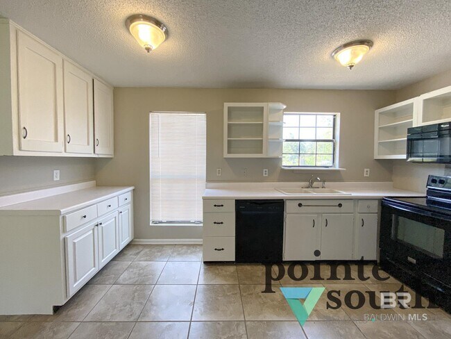 Building Photo - 6360 -B Schoel Ln