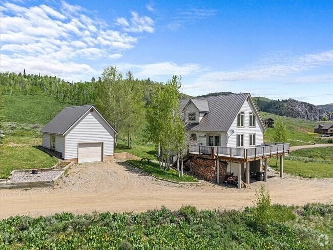 Building Photo - 57680 Saturn Ct