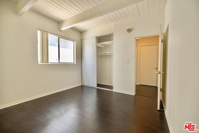 Foto del edificio - 451 S Oakhurst Dr