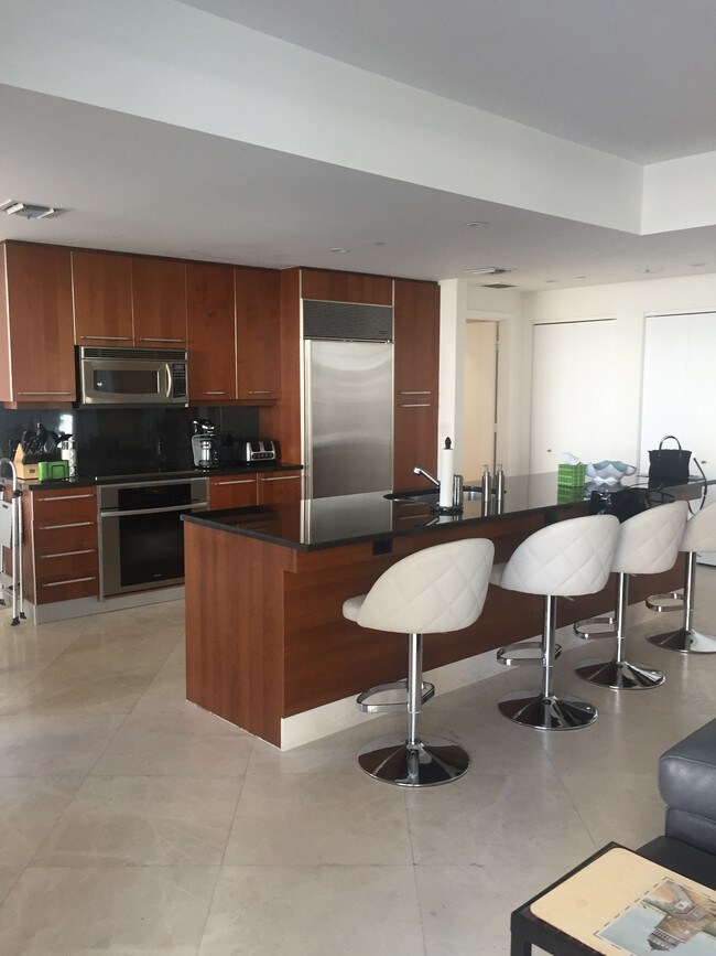Building Photo - 901 Brickell Key Blvd
