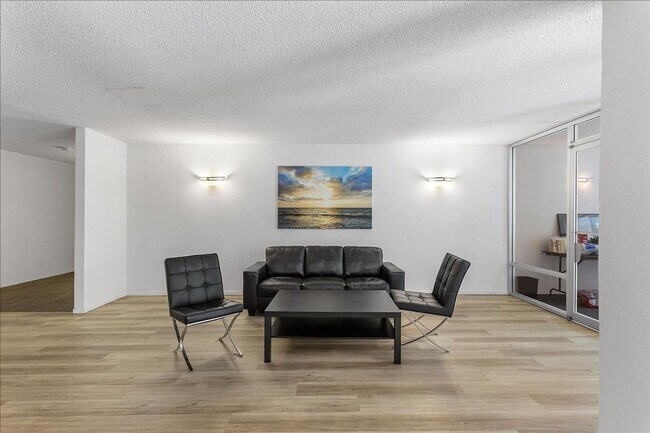 Foto del edificio - 955 Shorepoint Ct