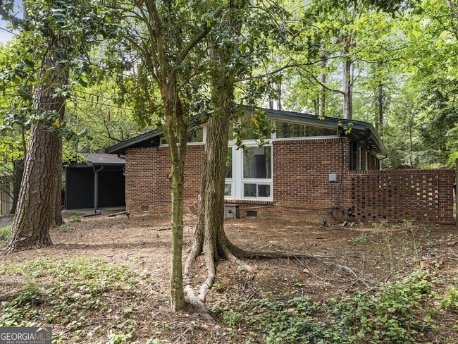 Building Photo - 2346 Tanglewood Cir NE