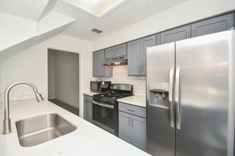 Building Photo - 8803 Vinkins Rd