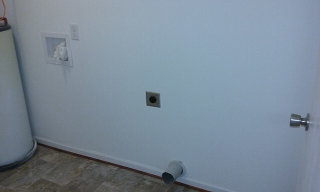 Foto del edificio - 215 Pinewood Ave