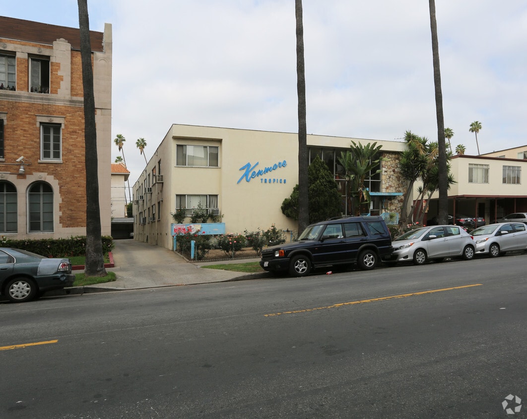 Building Photo - 525 S Kenmore Ave