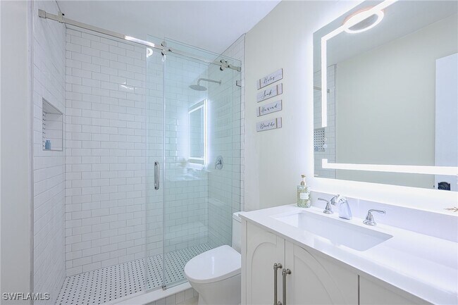 Building Photo - 757-101 101st Ave N