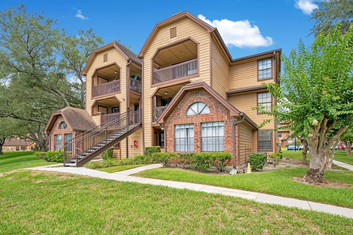 Photo - 305 Lakepointe Dr (Altamonte Springs, FL)