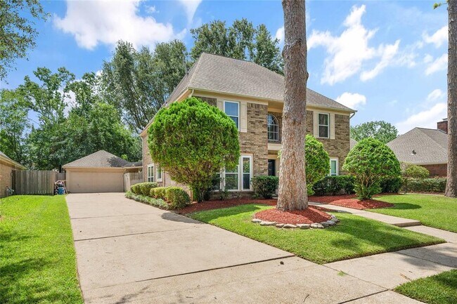 Foto del edificio - 15127 Greenleaf Ln