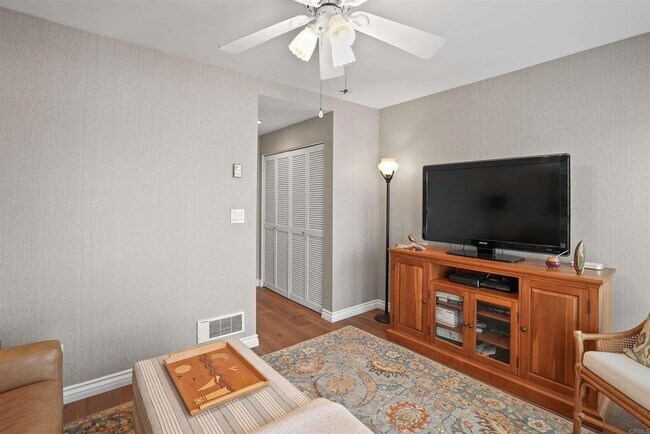 Building Photo - 319 Longden Ln