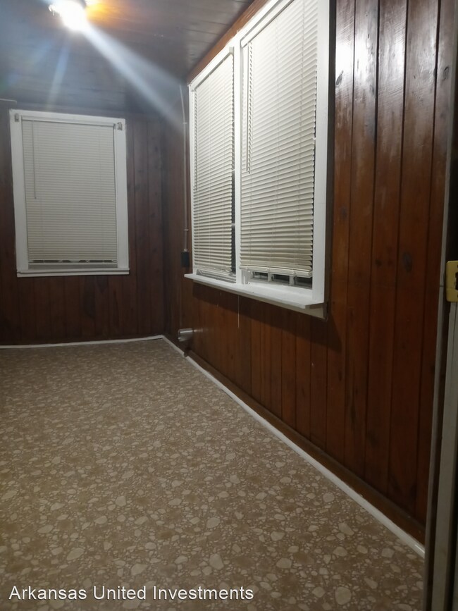 Building Photo - 2 br, 1 bath House - 4321 W 16th St