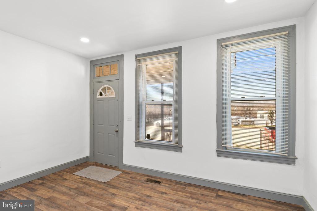 Primary Photo - 941 Brunswick St