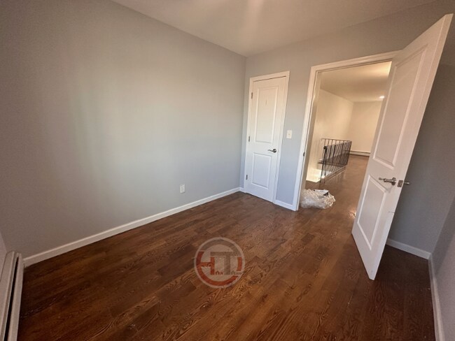 Foto del edificio - 445 E 179th St