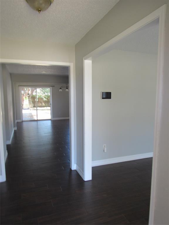 Foto del edificio - 3208 Yost Blvd