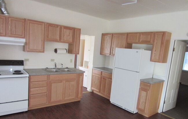 Building Photo - 912 N 1st St