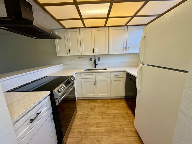 Foto del edificio - Serene Living at Townhomes of Lake Seminole 2/1.5 - 2 story condo