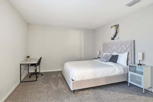 Foto del edificio - 3372 Fairway Oaks Dr