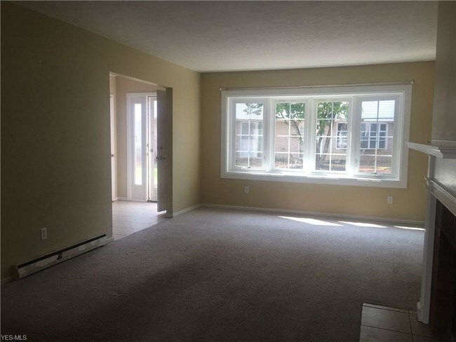 Foto del edificio - 9 Meadowlawn Dr