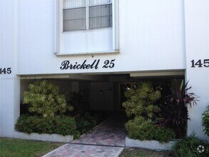 Building Photo - 145 SE 25th Rd