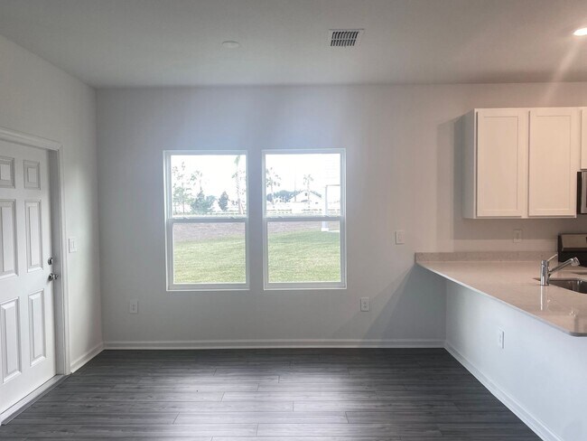 Building Photo - New 3/2.5 End Unit Townhouse!