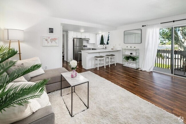 Building Photo - 155 Rosebay Dr