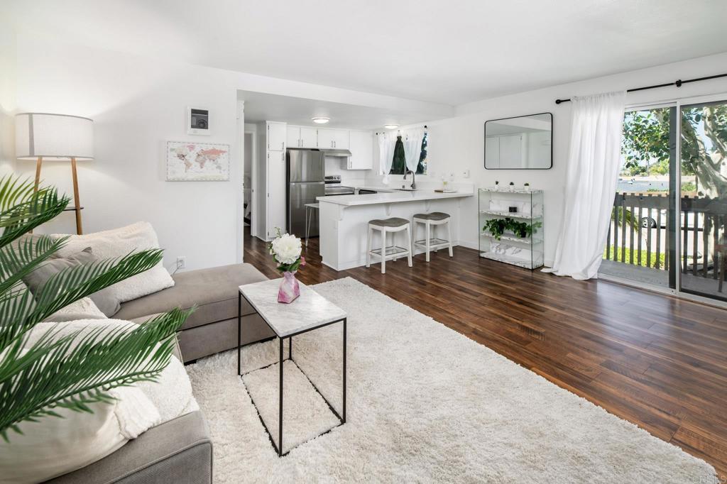 Foto principal - 155 Rosebay Dr