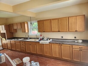 Building Photo - 308 S College Ave