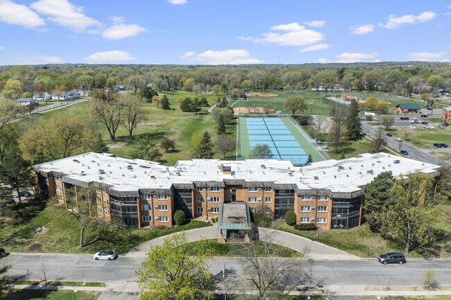 Foto del edificio - 3200 Virginia Ave S
