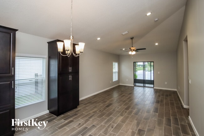 Building Photo - 3825 Harvest Cir