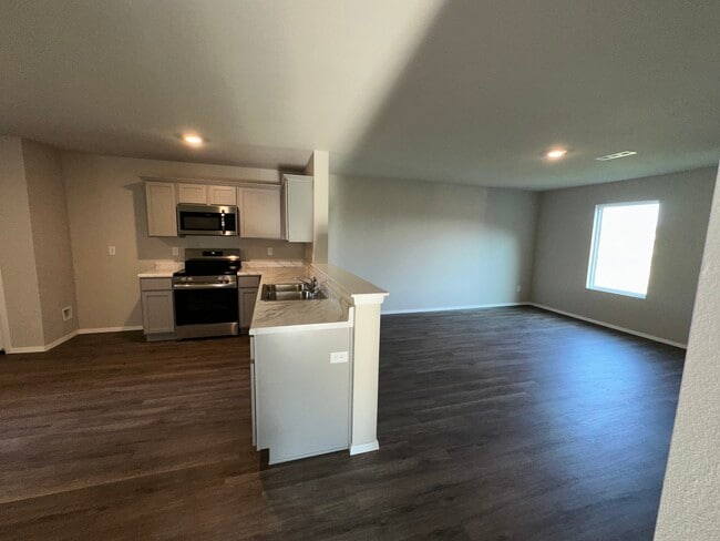 Building Photo - 1811 E Annette Dr