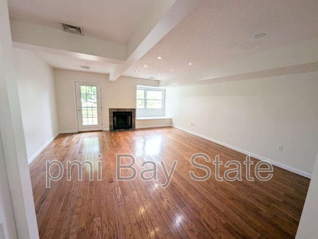 Building Photo - 10 Merganser Way