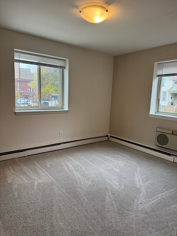 Foto del edificio - 2131 N Summit Ave