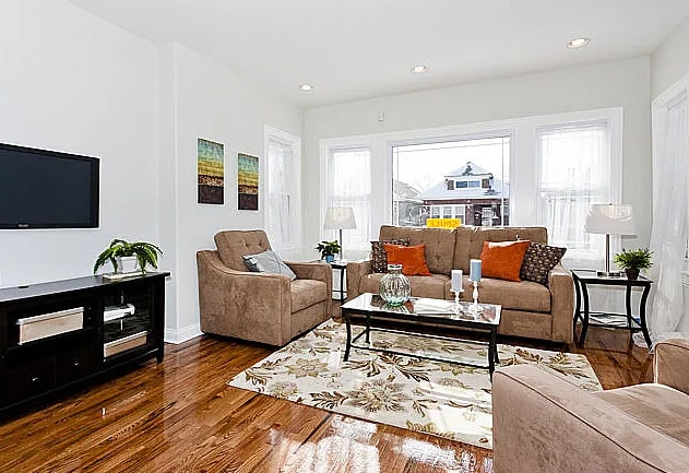 Foto del edificio - 536 E 88th Pl