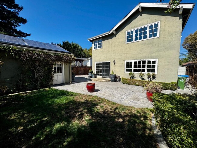 Building Photo - 1046 Byerley Ave
