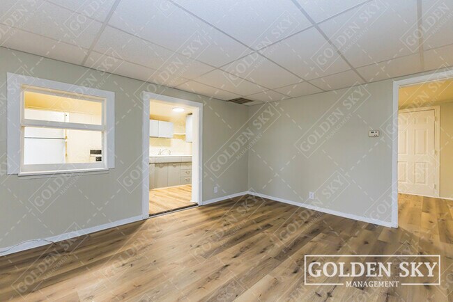 Building Photo - 2011 E 18th St