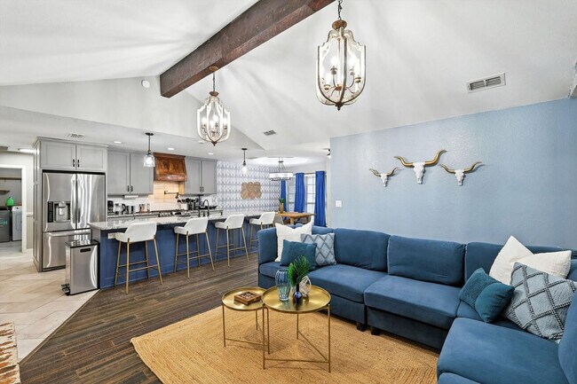 Building Photo - 749 Western Trail