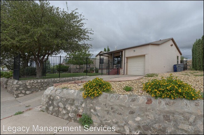 Foto del edificio - 3 br, 2 bath House - 1101 Moore