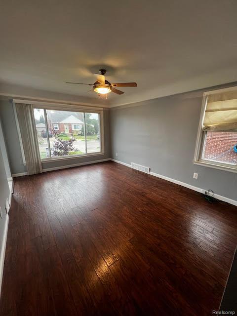 Foto del edificio - 23935 Edward St