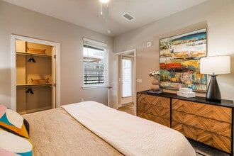 Building Photo - Turquesa