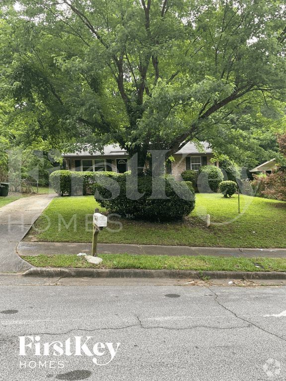 Building Photo - 774 Plainville Cir SW