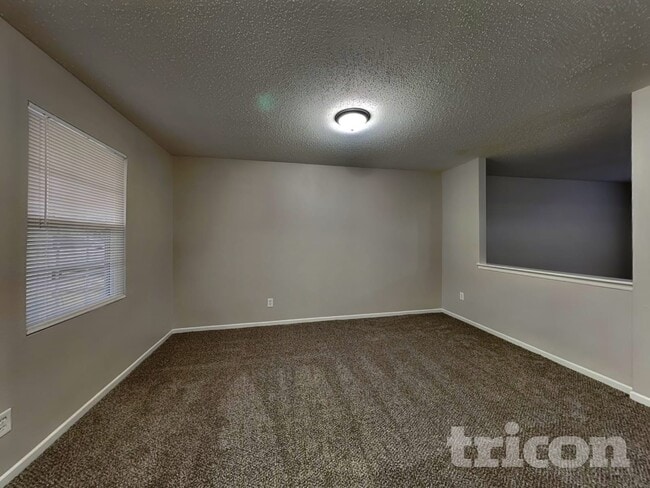 Building Photo - 2934 Ludwig Dr