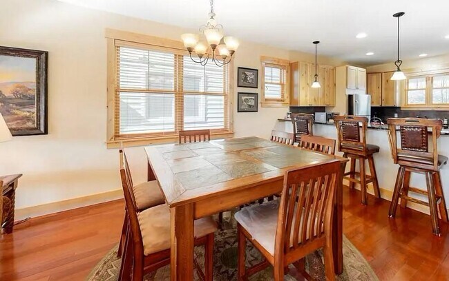 Building Photo - 250 Buckhorn Cir