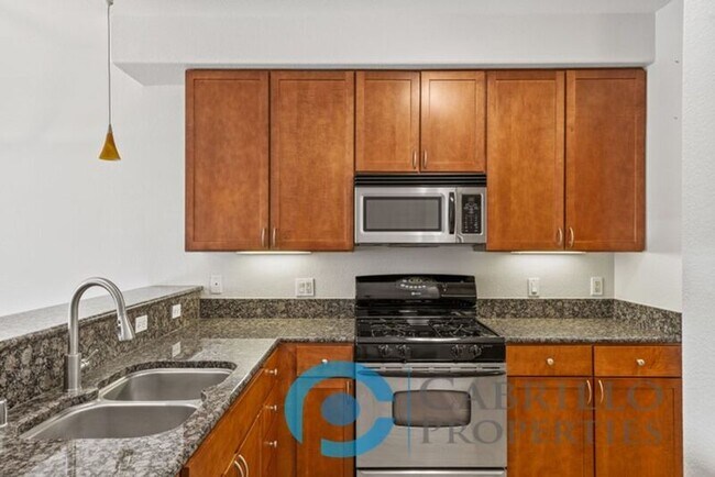 Foto del edificio - 2330 1st Ave