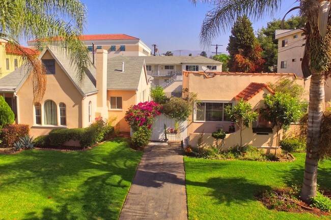 2 SFR Homes - 1127-1131 E Acacia Ave