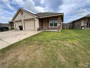 Building Photo - 1001 Leah Dr