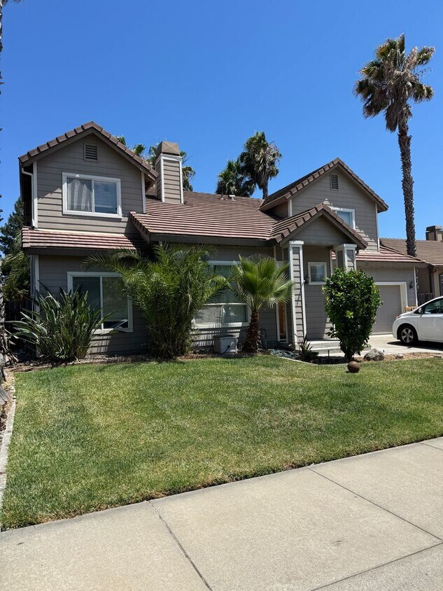 Primary Photo - Beautiful 4-Bedroom Home for Rent in Dixon!