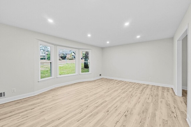 Foto del edificio - 1306 Dominica Dr