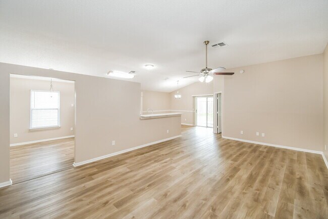 Building Photo - 1418 Runes Ct